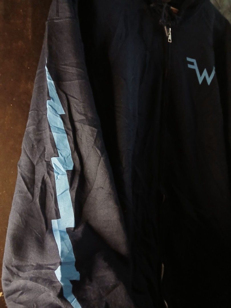WEEZER LIGHTHING BOLD ZIP HOODIE (Category: Coats, Jackets and Outerwear) located in Caloocan City. Submitted by benthriftshp (Listing ID 1465333000, Image 3). Description: Ptpa Weezer Navy Blue Lightning Bolt Zip-Up Hoodie Xl 23.5 x30 DIMES AS NEW 700+sf.