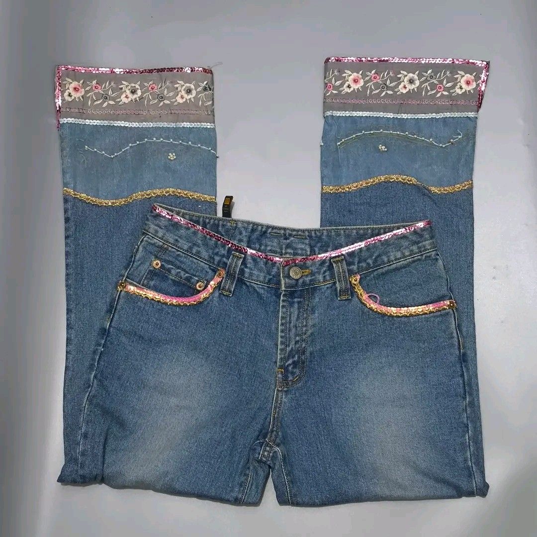 WHIMSY FAIRY ESOTERIC JEANS (Category: Jeans) located in Mandaluyong City. Submitted by strawfhairy (Listing ID 1465235188, Image 1). Description: whimsy pants ~ size 26-27, has minimal issue ~ M: 400 (AU).