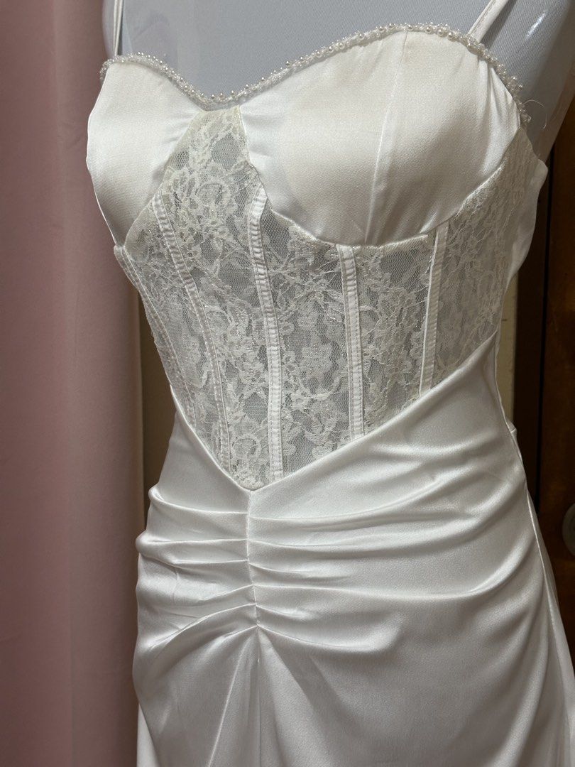 White Corset Long Dress (Category: Dresses) located in Manila. Submitted by vesti-da (Listing ID 1465232366, Image 2). Description: Long, straight-flowing floor-length skirt Best for pre-nup shoot or covil wedding Simple but elegant look when worn.