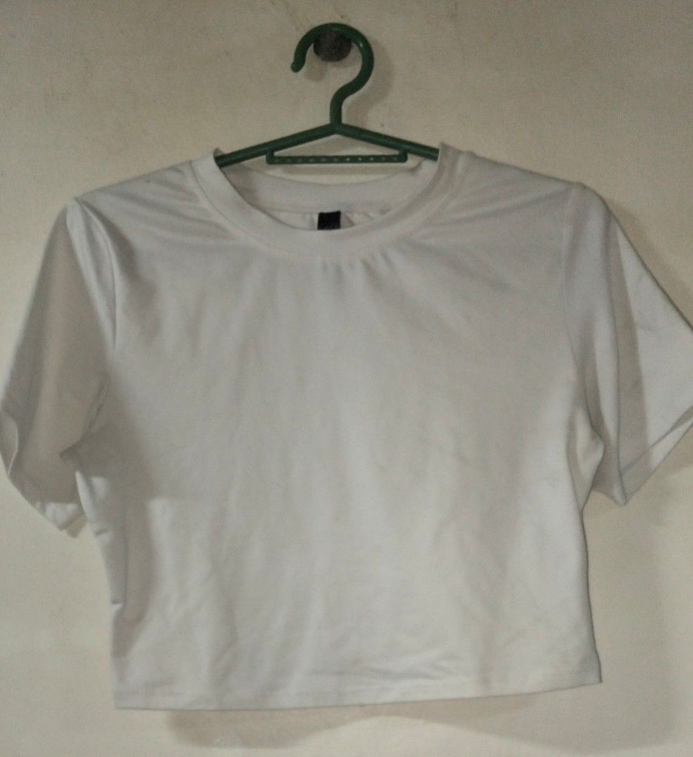 White Crop Basic Top (Y2K, Vintage) (Category: Blouses) located in Rizal. Submitted by ash_tty. (Listing ID 1465315457, Image 1). Description: Can fit XS to Semi M For everyday use.