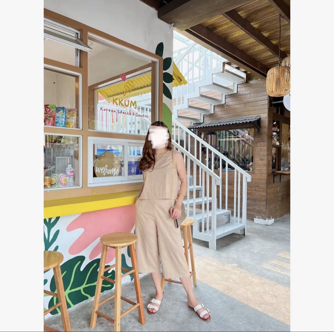 White Linen Terno (Category: Sets or Coordinates) located in Quezon City. Submitted by onlinegaragesale.ph (Listing ID 1465278346, Image 3). Description: White Linen Terno 📌Size: Large 📌Measurements: Top Bust: fits upto 40” Length: 21” Pants Waist: 28-34” Length: 32” 📌Brand: Pambahaymnl 📌Material: cotton linen 📌Color: white 📌Location: Commonwealth QC 🚛 Shipping via lalamove/grab/J&T.