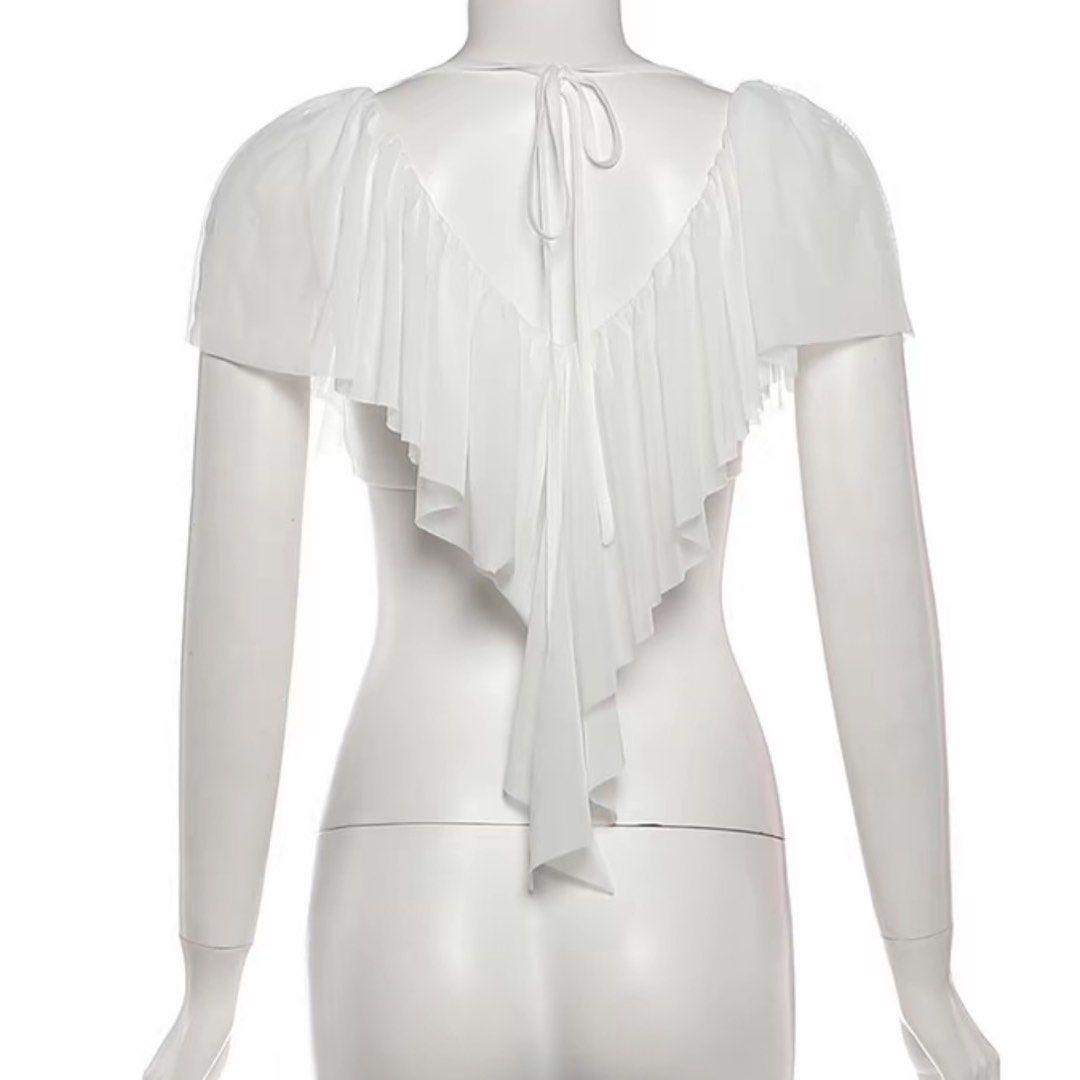 White Ruffle Top (Category: Others Tops) located in Cabuyao City. Submitted by hyugaclan (Listing ID 1465218594, Image 3). Description: .