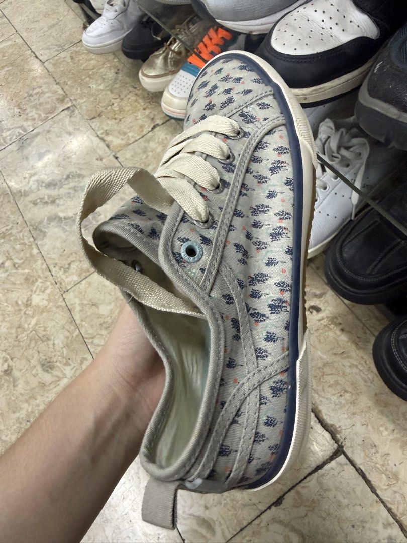White Stuff Grey Patterned Canvas Sneakers Shoes (Category: Sneakers) located in Abucay. Submitted by fastlion.584bdf (Listing ID 1465362438, Image 1). Description: - Brand: White Stuff - Style: Grey canvas sneakers with an all-over blue and red tree motif - Comfort: Highly comfortable design, perfect for casual everyday wear - Features: Thick cream laces, textured rubber sole with great grip, and a convenient heel pull tab - Details: Branded pri