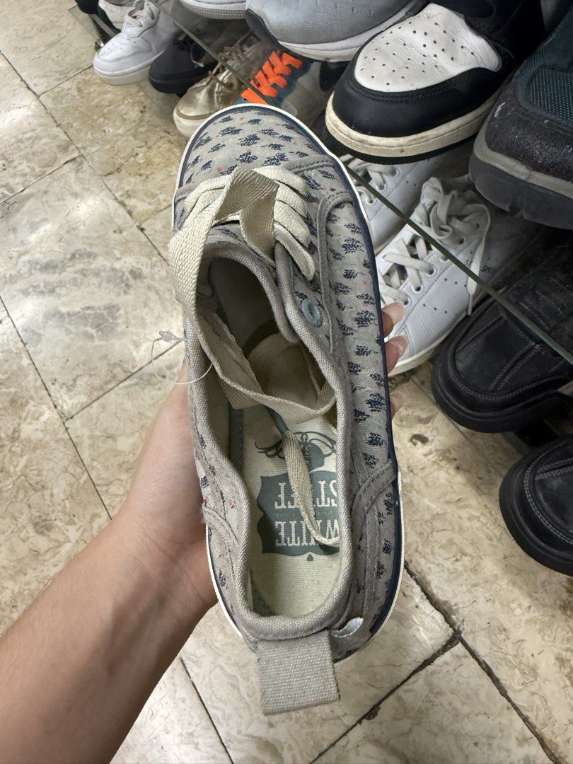 White Stuff Grey Patterned Canvas Sneakers Shoes (Category: Sneakers) located in Abucay. Submitted by fastlion.584bdf (Listing ID 1465362438, Image 2). Description: - Brand: White Stuff - Style: Grey canvas sneakers with an all-over blue and red tree motif - Comfort: Highly comfortable design, perfect for casual everyday wear - Features: Thick cream laces, textured rubber sole with great grip, and a convenient heel pull tab - Details: Branded pri