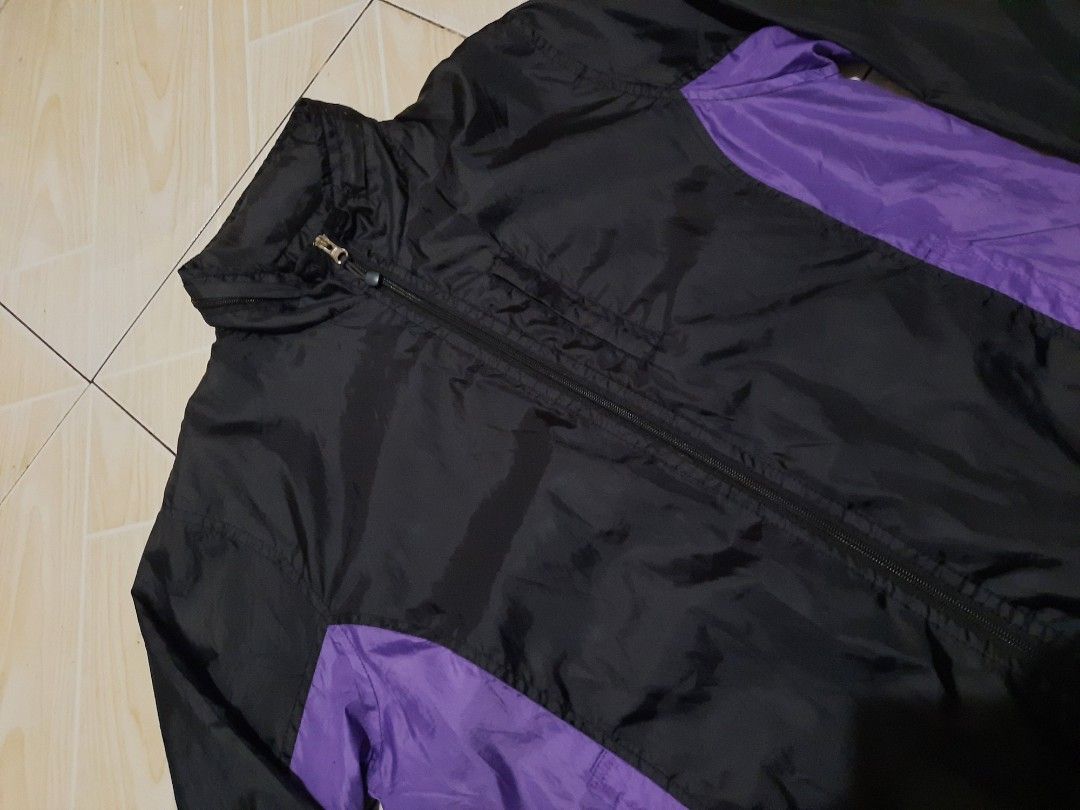 windbreaker with packable hood (Category: Coats, Jackets and Outerwear) located in Tarlac. Submitted by thryftstash (Listing ID 1465380753, Image 2). Description: dimes: 26 - 22 S on tag issue: none sf not included tarlac loc j&t and lbc courier.