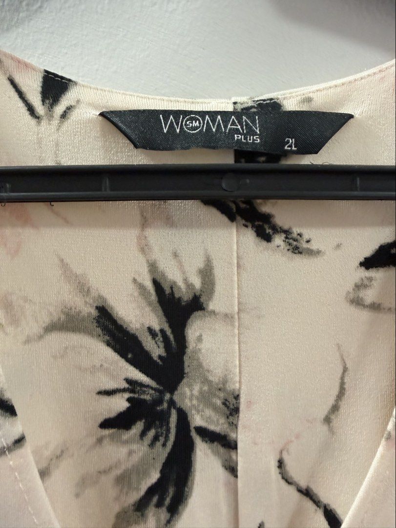 Woman dress (Category: Dresses) located in Makati City. Submitted by lheigg (Listing ID 1465380335, Image 2). Description: .