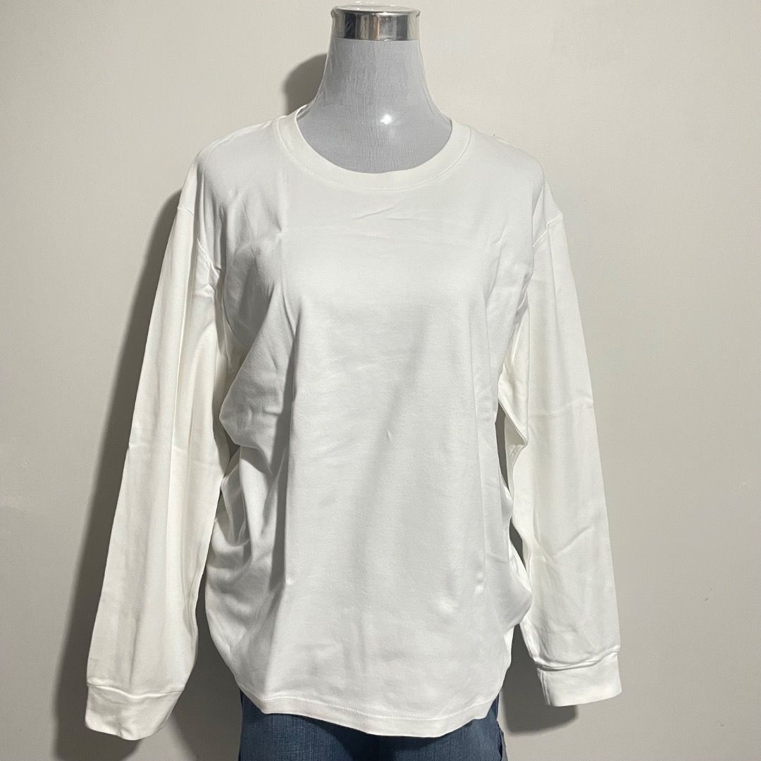 XL Uniqlo Cotton Longsleeves (Category: Longsleeves) located in Bacolor. Submitted by chicn_classy (Listing ID 1465243530, Image 2). Description: .