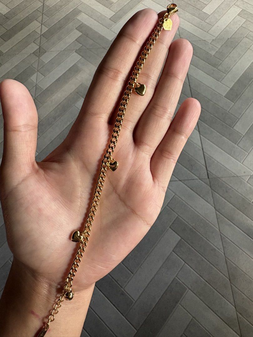 xuping bracelet (Category: Other Accessories) located in Batangas. Submitted by cjchelseamm (Listing ID 1465216356, Image 2). Description: yellow gold setting.