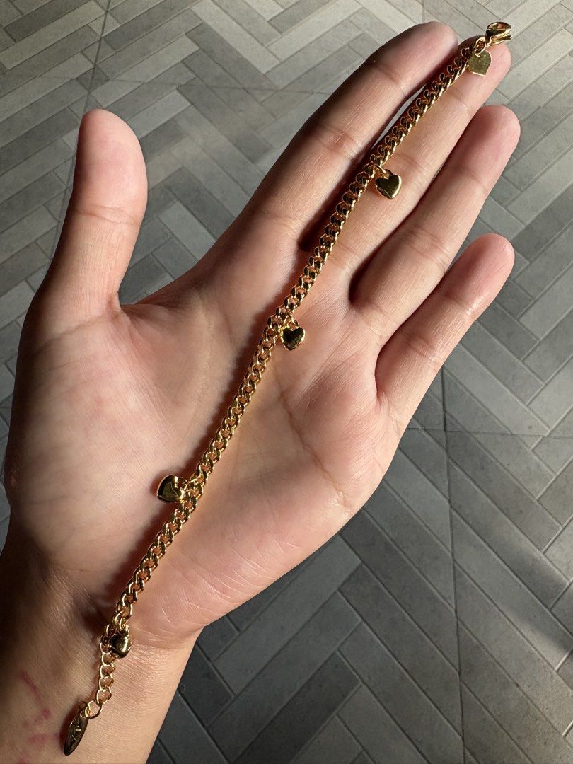xuping bracelet (Category: Other Accessories) located in Batangas. Submitted by cjchelseamm (Listing ID 1465216356, Image 3). Description: yellow gold setting.