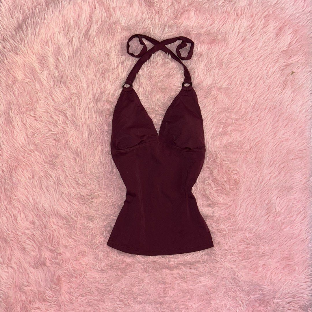 y2k burgundy halter top (Category: Others Tops) located in Liloan. Submitted by fairymary.ph (Listing ID 1465219082, Image 1). Description: READ BIO BEFORE BUYINg✨ xs-s halter cut tag no issue.
