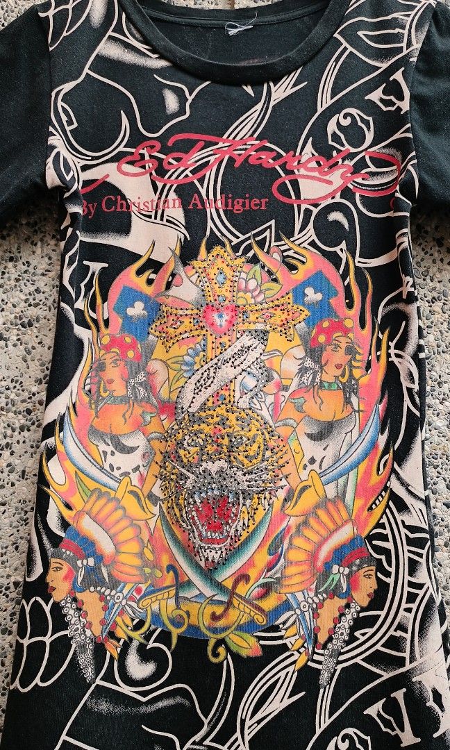 Y2K Ed Hardy Aop tops (Category: Activewear) located in Davao. Submitted by st333tcartel (Listing ID 1465313754, Image 3). Description: Cut tag Length 26 Width 14.5.