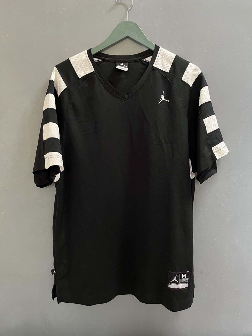 Y2K Jordan Drifit Japan Style (Category: Tshirts & Polo Shirts ) located in Dipolog. Submitted by throsetbycheemarie (Listing ID 1465379220, Image 1). Description: Jordan Dri-FIT blockcore performance V-neck t-shirt with white striped sleeve detailing Excellent condition No issue.