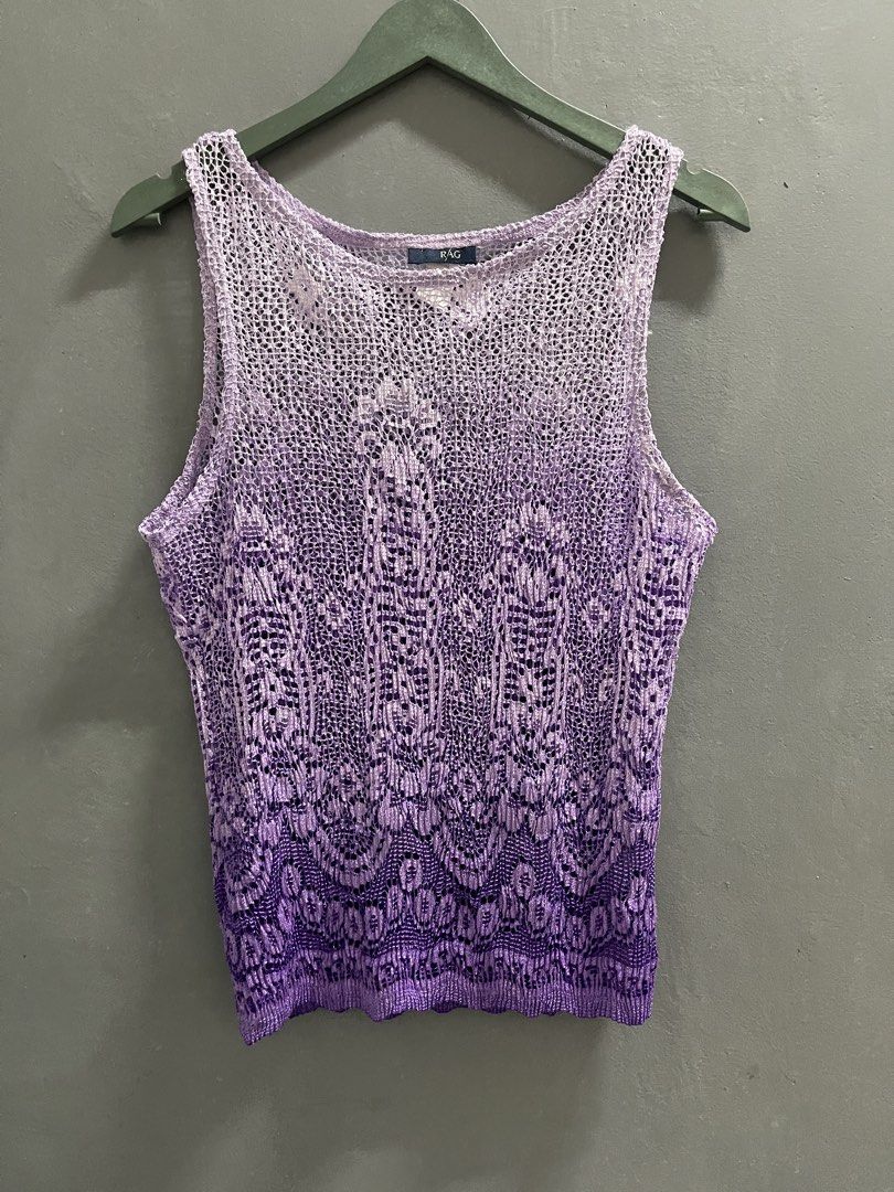 Y2K Sleeveless Tops (Category: Sleeveless) located in Dipolog. Submitted by throsetbycheemarie (Listing ID 1465286703, Image 1). Description: Size: Medium to Semi-large Excellent Condition .