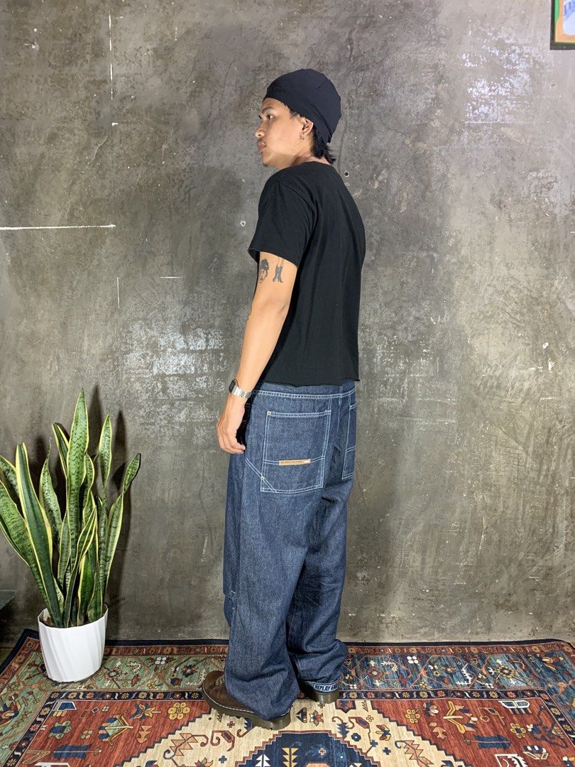 Y2K Sport Replay Raw Pants (Category: Jeans) located in Aurora. Submitted by cpr_garments13 (Listing ID 1465309329, Image 1). Description: Models height 5’6 •Waist:35 •Thigh:13 •Length:40 •Leg opening:9 Good condition -Big Pocket -Altered Waist -Sign of usage .