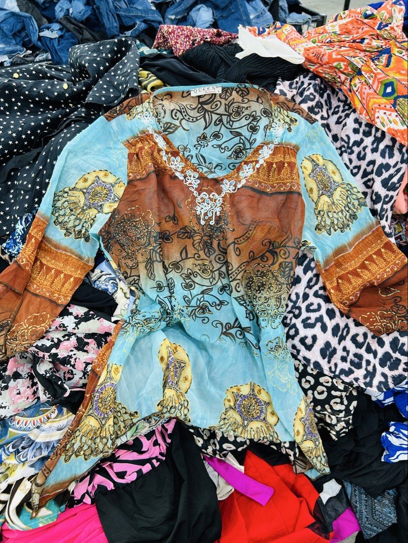 Y2K Top (Category: Others Tops) located in Kabankalan. Submitted by leans_closet (Listing ID 1465298283, Image 1). Description: .