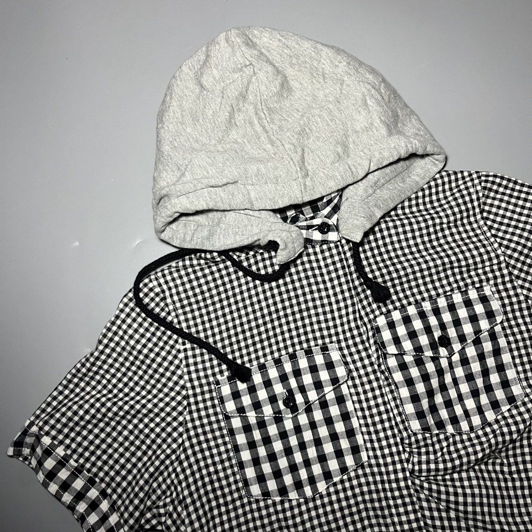 Yoma Detachble hood (Category: Sets or Coordinates) located in Manila. Submitted by lostendfound1008 (Listing ID 1465207266, Image 3). Description: Yoma Detachable Hood Size: XS on tag Dimension: Good condition Price: 2500 +ship MOD: Gcash / Maribank Courier: J&T / Lalamove 📍Metro Manila / Sampaloc Hmu.