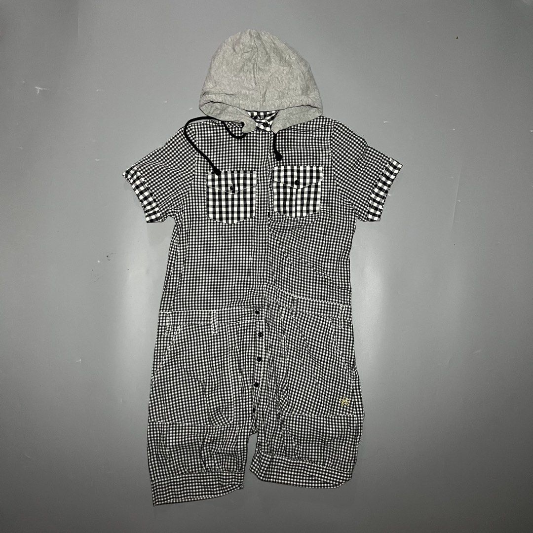 Yoma Detachble hood (Category: Sets or Coordinates) located in Manila. Submitted by lostendfound1008 (Listing ID 1465207266, Image 1). Description: Yoma Detachable Hood Size: XS on tag Dimension: Good condition Price: 2500 +ship MOD: Gcash / Maribank Courier: J&T / Lalamove 📍Metro Manila / Sampaloc Hmu.