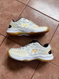 (Category: ) located in . Submitted by yourshoeseller (Listing ID 1465197209, Image 1). Description: .
