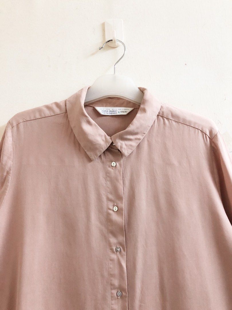 ZARA basic tunic (Category: Dresses) located in Petaling Jaya. Submitted by poptheglock (Listing ID 1465242203, Image 2). Description: STRICTLY NO COD / PICK UP / LALAMOVE ETC ❕ condition 9/10 shoulder : 15.5 bust : 42 length : 37”.