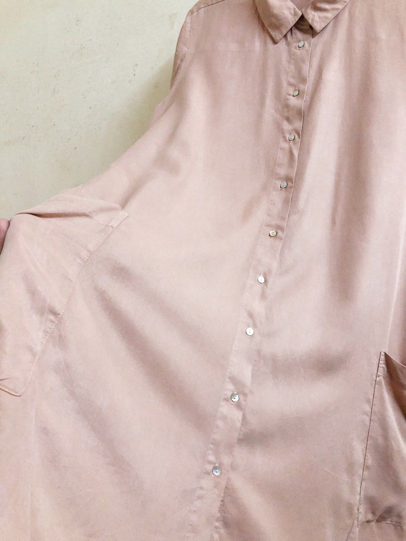 ZARA basic tunic (Category: Dresses) located in Petaling Jaya. Submitted by poptheglock (Listing ID 1465242203, Image 3). Description: STRICTLY NO COD / PICK UP / LALAMOVE ETC ❕ condition 9/10 shoulder : 15.5 bust : 42 length : 37”.
