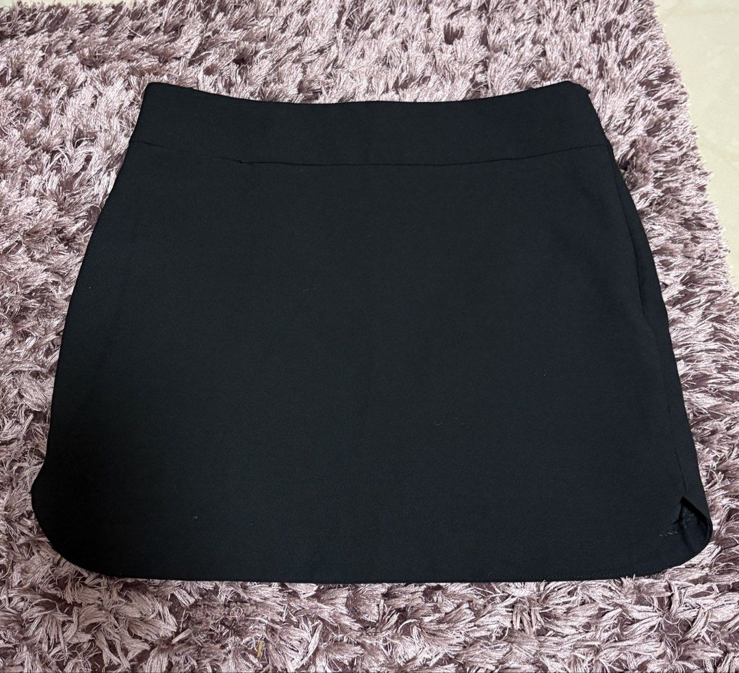 Zara Black Mini Skirt (Category: Skirts) located in Quezon City. Submitted by jjccly (Listing ID 1465237281, Image 1). Description: like new condi small on tag (best fit 26-27 waist) no flaws/issues no ww/addtl pic reqs LAST PRICE POSTED!.