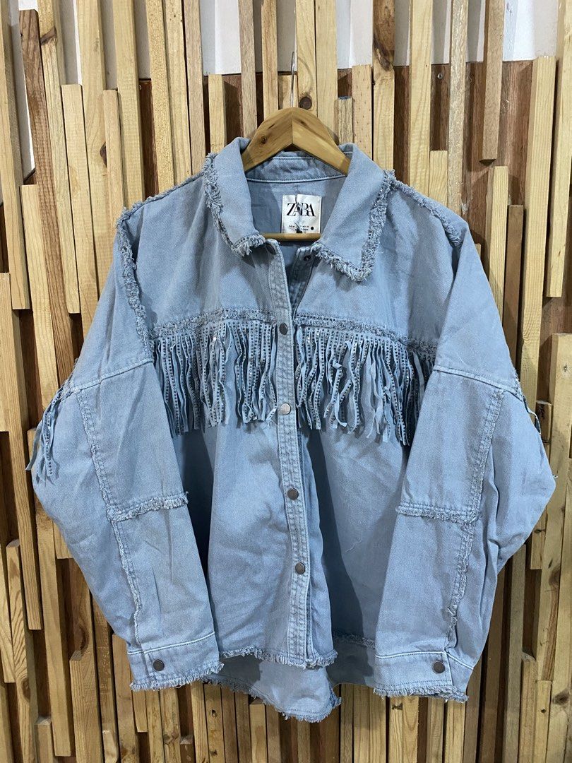 Zara Denim Jacket (Category: Coats, Jackets and Outerwear) located in Mabalacat. Submitted by calmrabbit.ae2127 (Listing ID 1465299041, Image 2). Description: .