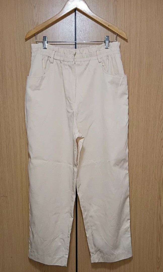 Zara Elastin Relax Pants (Category: Other Bottoms) located in Cebu City. Submitted by cebuanamomshies (Listing ID 1465195715, Image 3). Description: W30-34 Elastic waistband Relaxed Fit Straight Wide Pants With pockets.