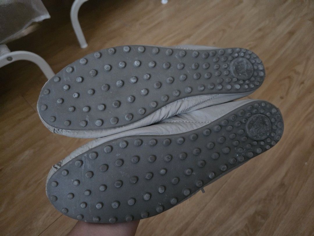 ZARA FABRIC TRAINERS (Category: Flats & Sandals) located in Imus. Submitted by tinph (Listing ID 1465211987, Image 2). Description: Size 38 NO INCLUSIONS MOP: Bdo/BPI/ G cash shipping ( shouldered by buyer) : grab/lalamove ( arranged by buyer ) gogo express item is shipped after payment is verified No offer, no transaction Be 100% sure in getting the item before placing.