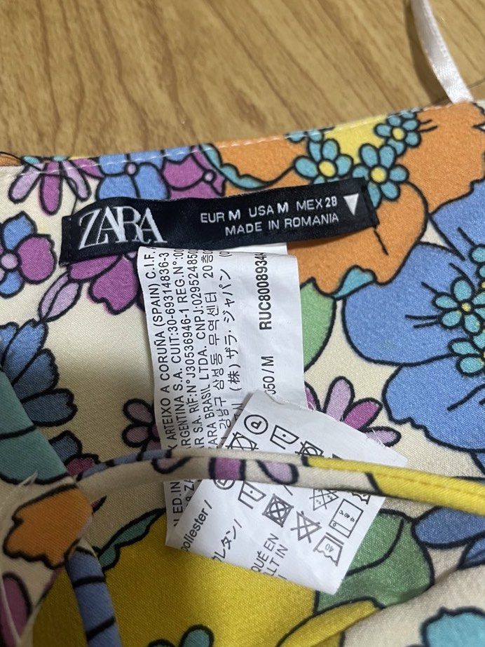 Zara Floral Crop Top (Category: Blouses) located in Manila. Submitted by hubaderascloset (Listing ID 1465337551, Image 3). Description: .