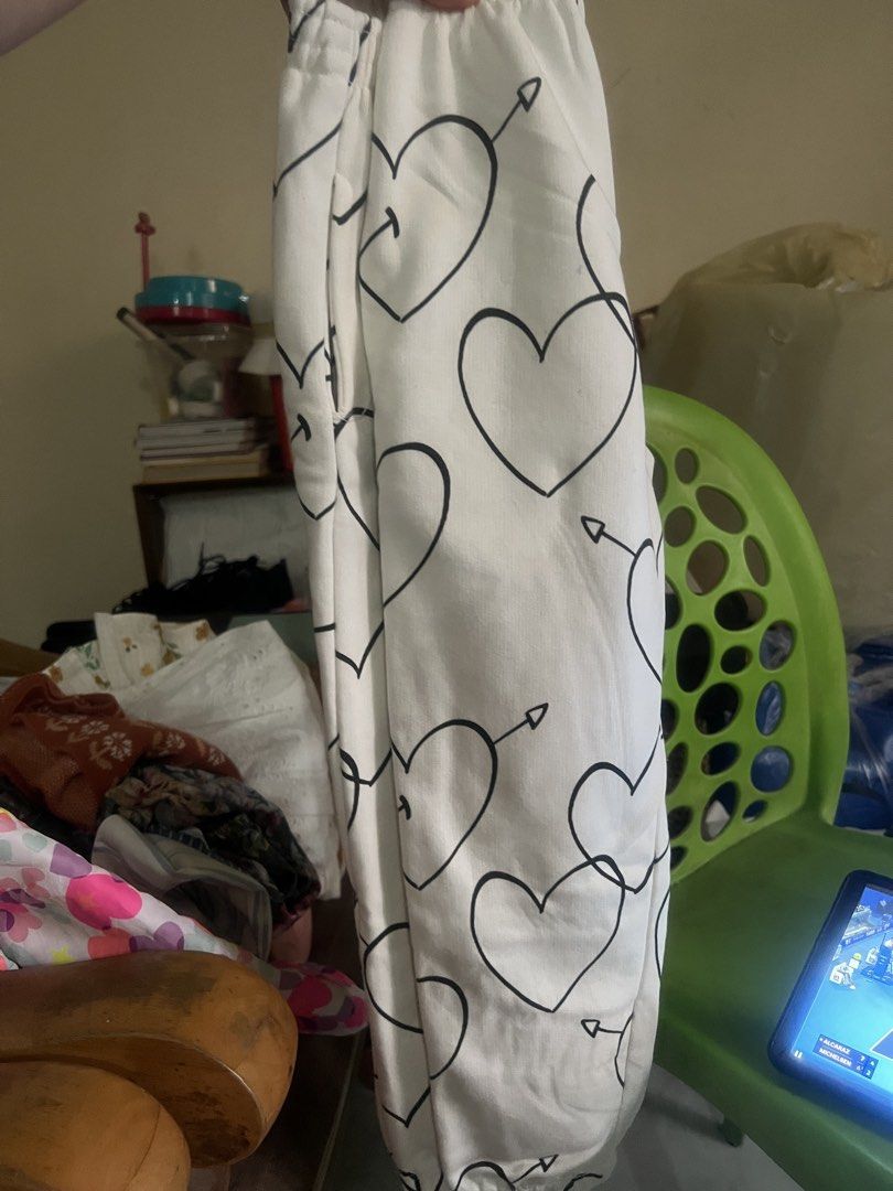 Zara jogger pants (Category: Babies & Kids Fashion) located in Imus. Submitted by labella.mnl (Listing ID 1465269285, Image 1). Description: LAST PRICE POSTED Good as new No flaws Size 116 .