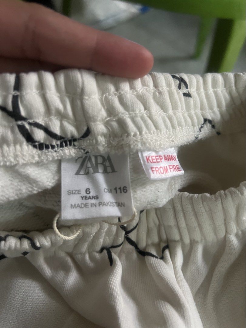 Zara jogger pants (Category: Babies & Kids Fashion) located in Imus. Submitted by labella.mnl (Listing ID 1465269285, Image 2). Description: LAST PRICE POSTED Good as new No flaws Size 116 .