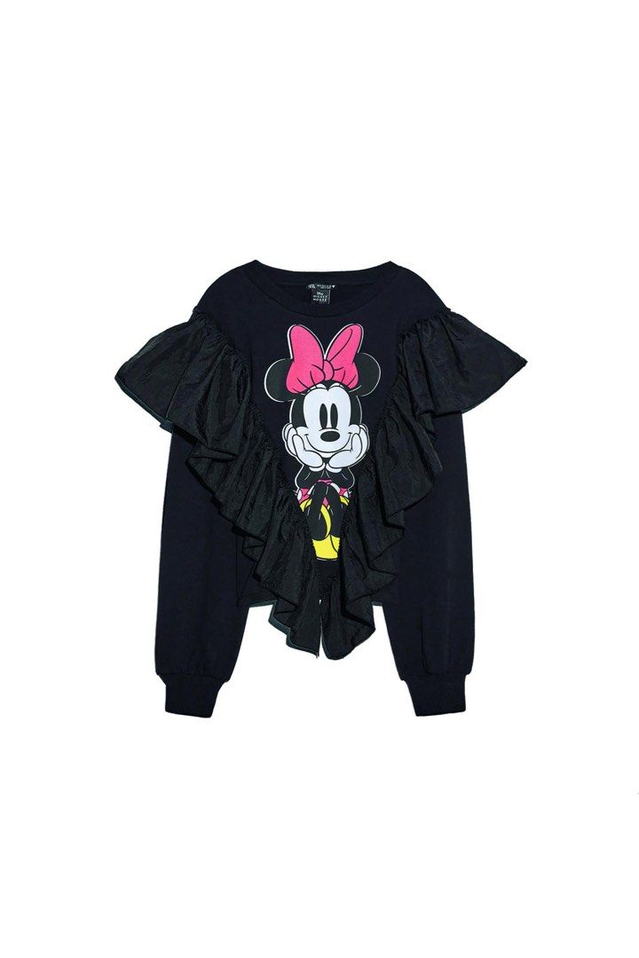 ZARA Limited Edition Disney Sweatshirt (Category: Others Tops) located in Paranaque City. Submitted by famsale2016 (Listing ID 1465297830, Image 1). Description: Like new✨ Size M on tag can fit L.