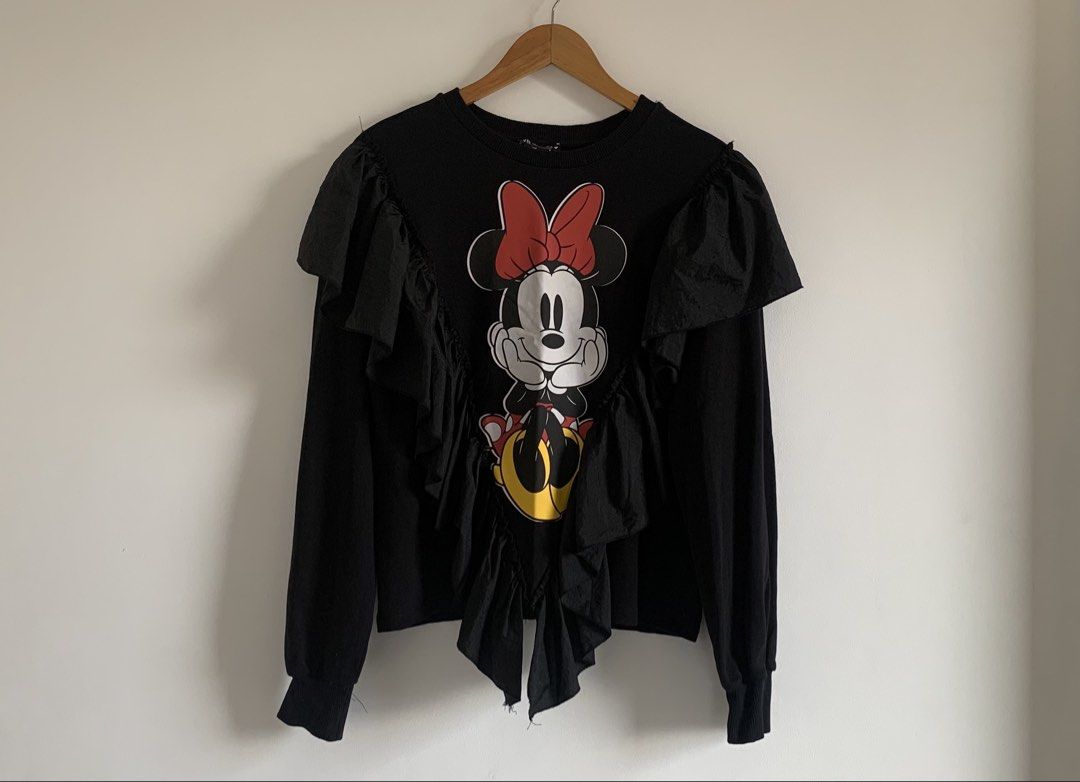 ZARA Limited Edition Disney Sweatshirt (Category: Others Tops) located in Paranaque City. Submitted by famsale2016 (Listing ID 1465297830, Image 3). Description: Like new✨ Size M on tag can fit L.