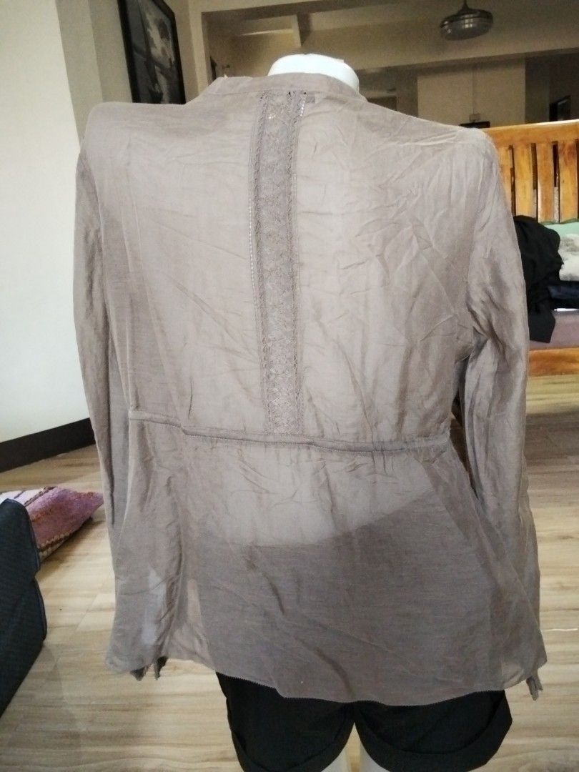 Zara long sleeve drawstring waist (Category: Longsleeves) located in Calasiao. Submitted by alluringvenus.thriftshop (Listing ID 1465247200, Image 2). Description: very good condition from USA balik bayan box.