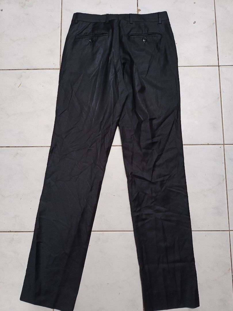Zara man black trousers slacks (Category: Chinos) located in Rizal. Submitted by vanessa_finds_ (Listing ID 1465324914, Image 2). Description: waist 28-29 length 41.5" leg opening 7.5".