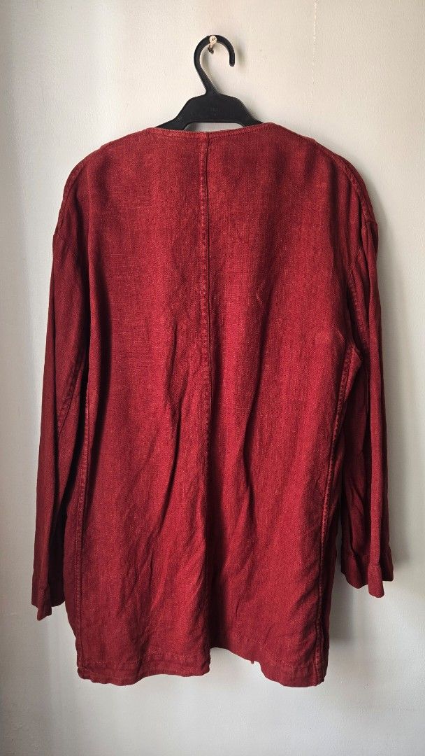 Zara Red Linen Cardigan (Category: Coats, Jackets and Outerwear) located in Manila. Submitted by gratsimaravilla (Listing ID 1465189006, Image 3). Description: - Brand: Zara - Style: Open front cardigan - Color: Rich dark red - Size: S (Made in Morocco) - Fit: Relaxed fit with long sleeves - Material: Lightweight and comfortable - Condition: Great layering piece for casual or evening wear.