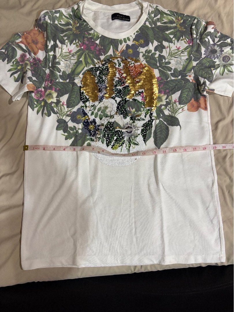 Zara Skull Sequence Tee (Category: Tshirts & Polo Shirts ) located in Mandaue City. Submitted by Jbumendo001 (Listing ID 1465314756, Image 3). Description: 💯% authentic and legit Zara Skull Sequence Tee Design can change Size: S Condition 9/10 shirt only RFS: not my style anymore.