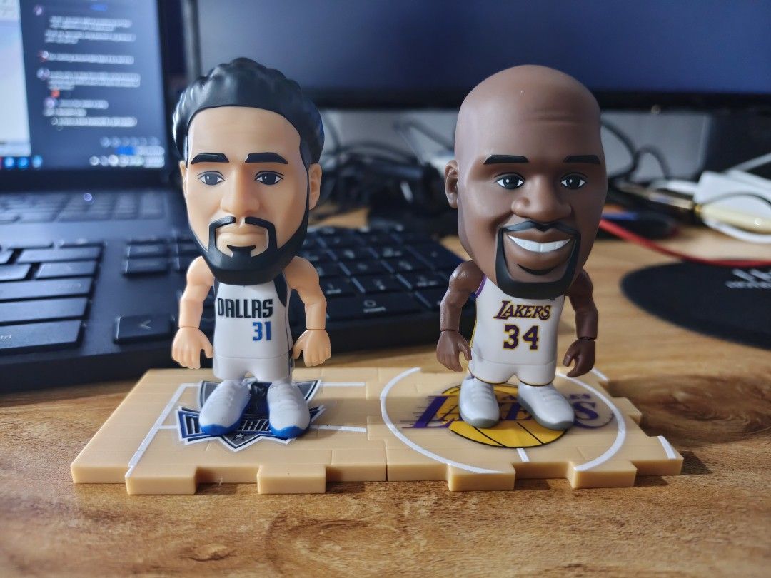 Zuru NBA Ballers (Category: Action & Battle Toys) located in Manila. Submitted by crazytiger29 (Listing ID 1465368108, Image 1). Description: NBA Ballers by Zuru Shaquille O'Neal Lakers Klay Thompson Mavs with stand and basketball 450 each, both for 800.