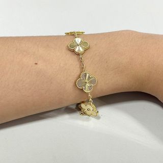 (Category: ) located in . Submitted by whatellawore (Listing ID 1467039369, Image 1). Description: .