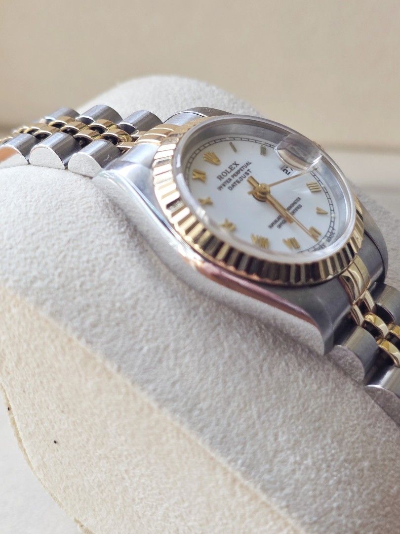 1998 Rolex Datejust 26 69173 Complete (Category: Luxury Watches) located in Makati City. Submitted by rvffy (Listing ID 1467085364, Image 3). Description: Rolex Datejust 26 - Complete Set PRICE: Php338,000 *Newly Serviced Year: 1998 Size: 26mm Model: Datejust 26 Model Number: 69173 Links: 19 RoIex Guarantee Card/Certificate: Yes RoIex Box: Yes Serviced by; Watch Solutions PM for inquiries. 📍 One Ayala, 1 Ayala Ave cor. Edsa, Makati City #69173 #