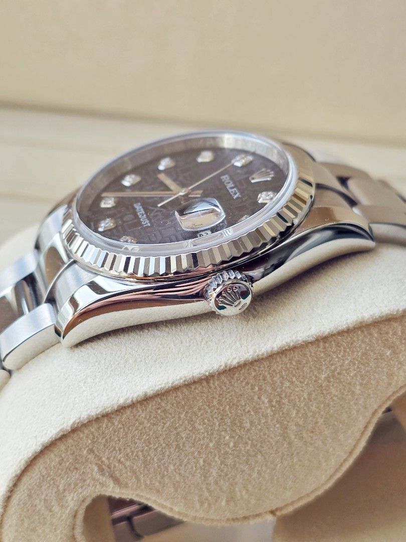 2011 Rolex Datejust 36mm 116234 (Category: Luxury Watches) located in Makati City. Submitted by rvffy (Listing ID 1467084072, Image 2). Description: Rolex Datejust 36 PRICE: Php588,000 Year: 2011 Size: 36mm Model Number: 116234 Bezel: White Gold Links: 12 Rolex Guarantee Card/Certificate: Yes Rolex Box: Yes PM for inquiries. 📍 One Ayala, 1 Ayala Ave cor. Edsa, Makati City #116234 #126234 #116200 #126200 #16200 #16234.
