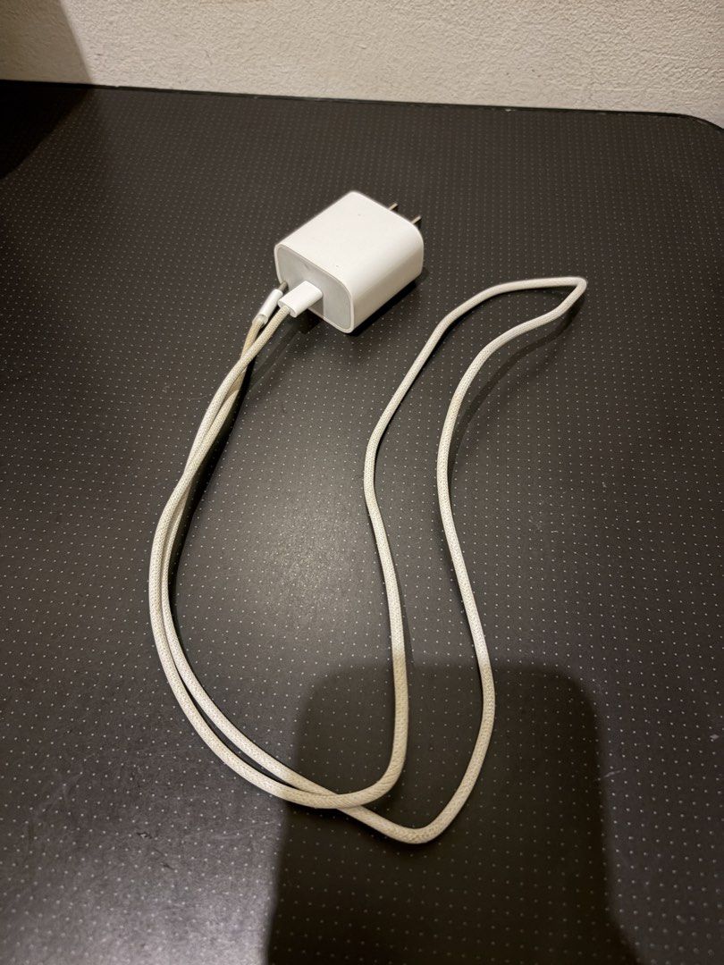 20W Iphone Charger - Type C (Category: Chargers & Cables) located in Cavite. Submitted by sarah_margaret7 (Listing ID 1467088137, Image 1). Description: .