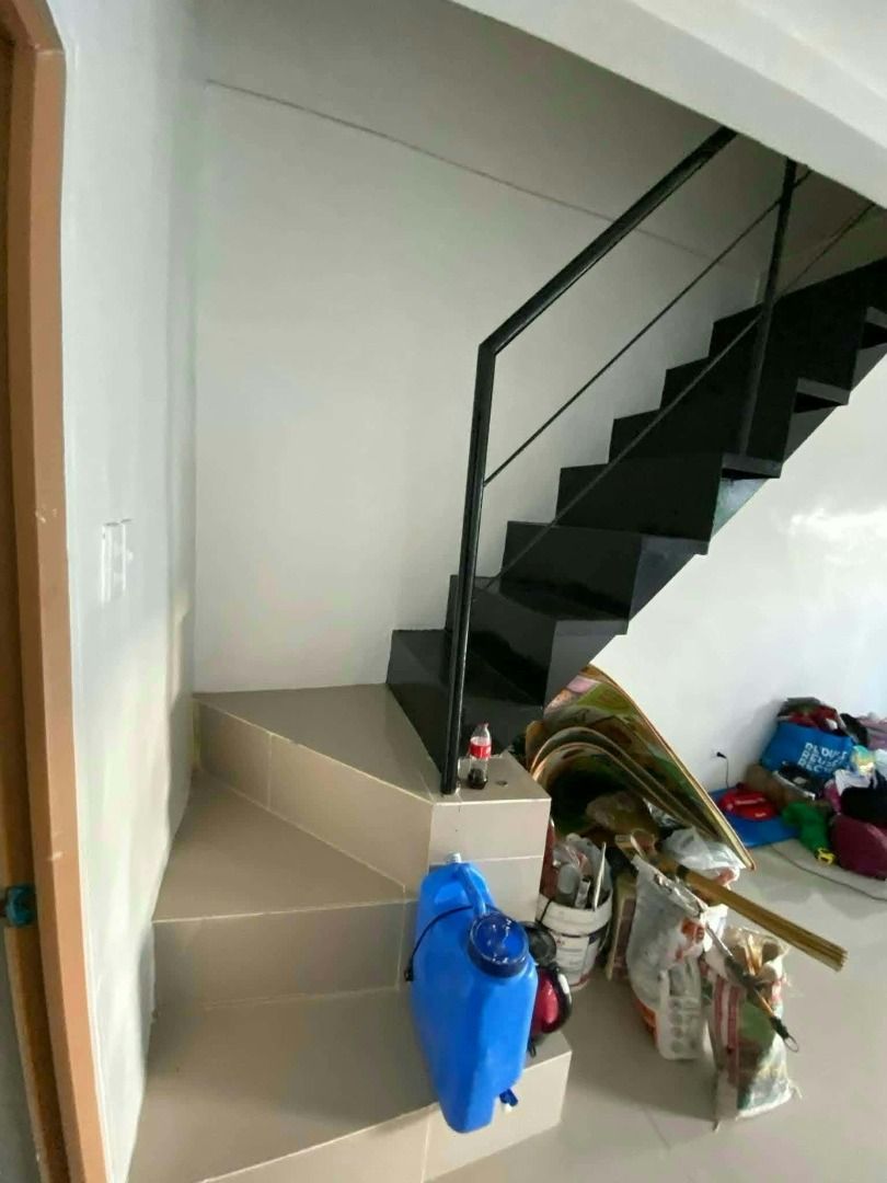 2-Storey Unit in Ridgepoint Subdivision, Teresa, Rizal (Category: Townhouse) located in Caloocan City. Submitted by topland.f70abe (Listing ID 1467103500, Image 3). Description: PASALO Location: Ridgepoint Subdivision, Teresa, Rizal Lot Area: 40 sq.m Floor Area: 46 sq.m Cash-Out: ₱1, 700,000 ✔️ Transfer Fee Included ✔️ Monthly Amortization: ₱23,500 ✔️ Remaining Payments Until July 2027 ✔️ Ready for occupancy House feature: 2 Bedrooms (Partitioned