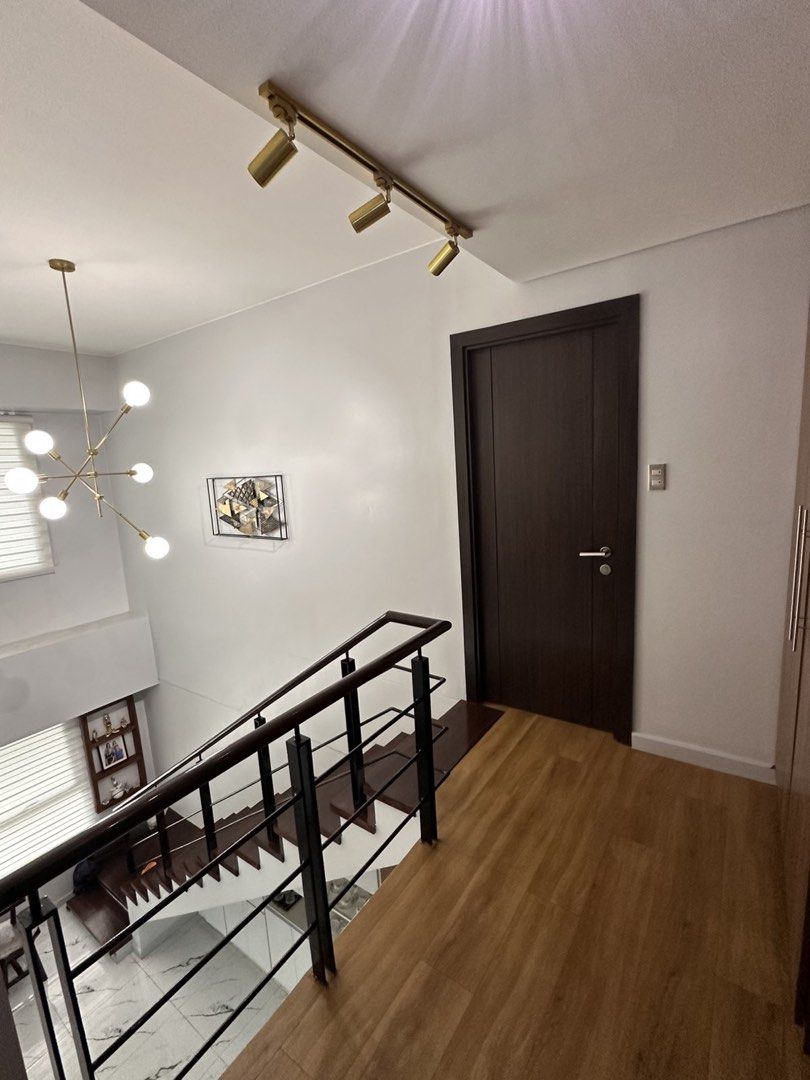 3 BEDROOM LOFT BGC (Category: Apartments & Condos) located in Makati City. Submitted by theacd (Listing ID 1467017192, Image 3). Description: We lowered the Price of our unit 33 to 31M Project Name: The Fort Residences Unit number 24J Originally its 133sqm but the upper open plan floor was extended and used extra 12sqm so lumaki siya 3bedroom/3toilet plus maidsroom with laundry and toilet With Parking 31M negotiable.