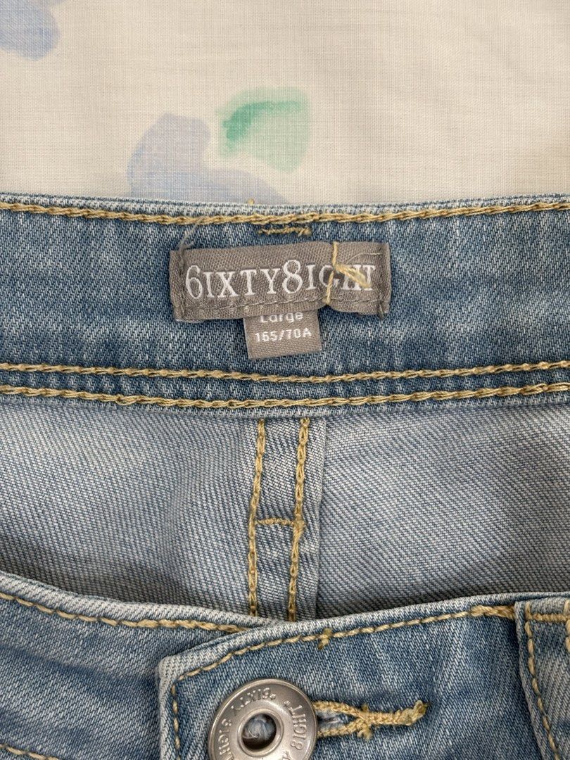 6ixty8ight Light Wash Wide Leg Jeans Size Large (Category: Jeans) located in Manila. Submitted by katrine_gervacio (Listing ID 1466991733, Image 3). Description: - Brand: 6ixty8ight - Size: Large (165/70A fit) - Wash: Mid-blue light wash denim - Fit: High waist - Details: Front leg seam accents and raw-cut frayed hem - Pockets: Classic five-pocket design - Closure: Zip fly with metal button.