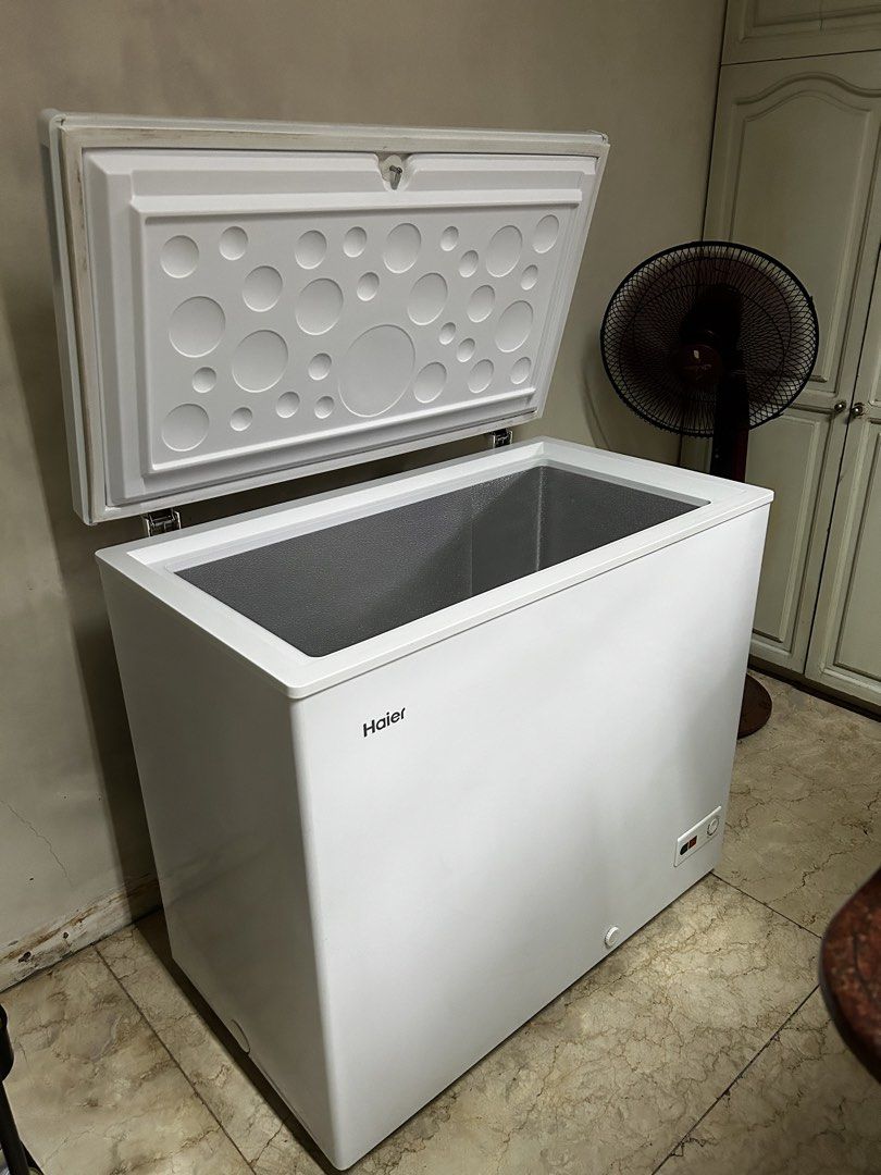 7 cu ft Haier White Chest Freezer (2018) (Category: Refrigerators and Freezers) located in Paranaque City. Submitted by abbeylee1995 (Listing ID 1467032164, Image 1). Description: - Brand: Haier - Color: White - Type: Chest freezer with top-opening lid - Condition: Fully working, clean exterior - Features: Deep interior storage, bottom front control panel with indicator lights - Power: Standard plug connection - Pickup: Ready for pickup/delivery 