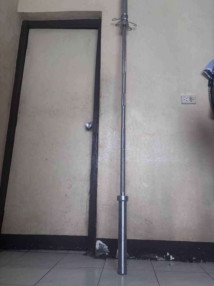 7ft Olympic barbell with spring collars (Category: Weights & Dumbbells) located in Cainta. Submitted by delaquadz (Listing ID 1467037412, Image 3). Description: -barely used (wala akong plates) -nakatambak lang -7ft -with good bearing -with 2 spring collars.
