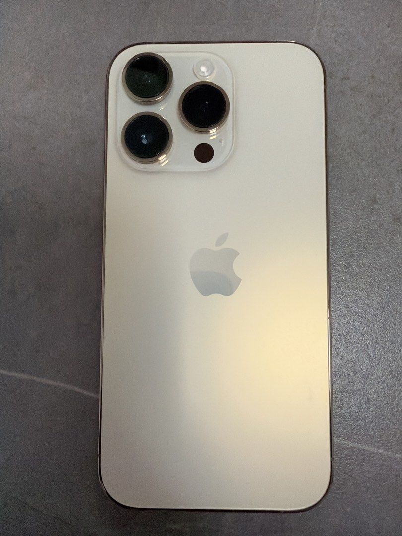(95% battery) iPhone14 Pro White 128GB （分類：iPhone 14 系列）位於 Hong Kong。 由 ___z_ 提交（商品編號 1467134143，圖片 1）。簡介： iPhone14Pro 128GB 白色 95%原廠電池，2025年11月Apple換 女生用機，長期用case，用mon貼 冇花，冇暗病 換新機出售舊機。