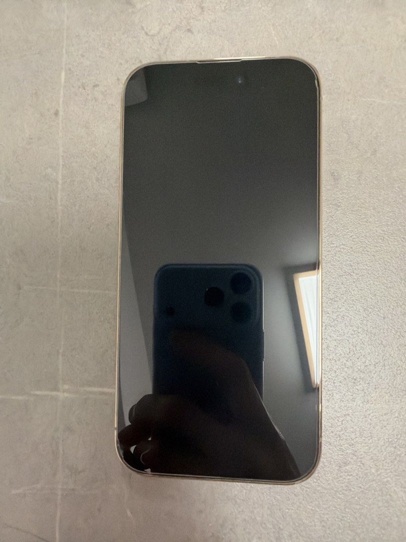 (95% battery) iPhone14 Pro White 128GB （分類：iPhone 14 系列）位於 Hong Kong。 由 ___z_ 提交（商品編號 1467134143，圖片 2）。簡介： iPhone14Pro 128GB 白色 95%原廠電池，2025年11月Apple換 女生用機，長期用case，用mon貼 冇花，冇暗病 換新機出售舊機。