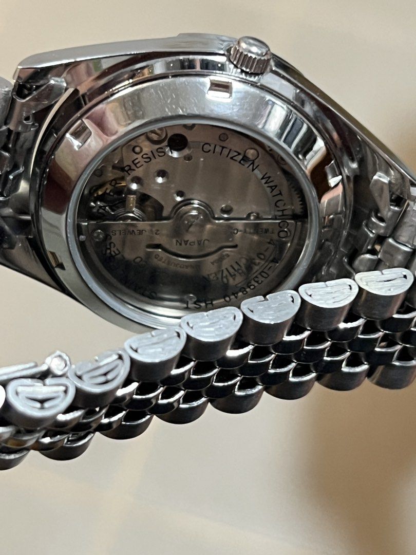中古表 （分類：手錶）位於 Hong Kong。 由 kihing428 提交（商品編號 1467095254，圖片 4）。簡介： 星辰自動表、透明底，全正常。